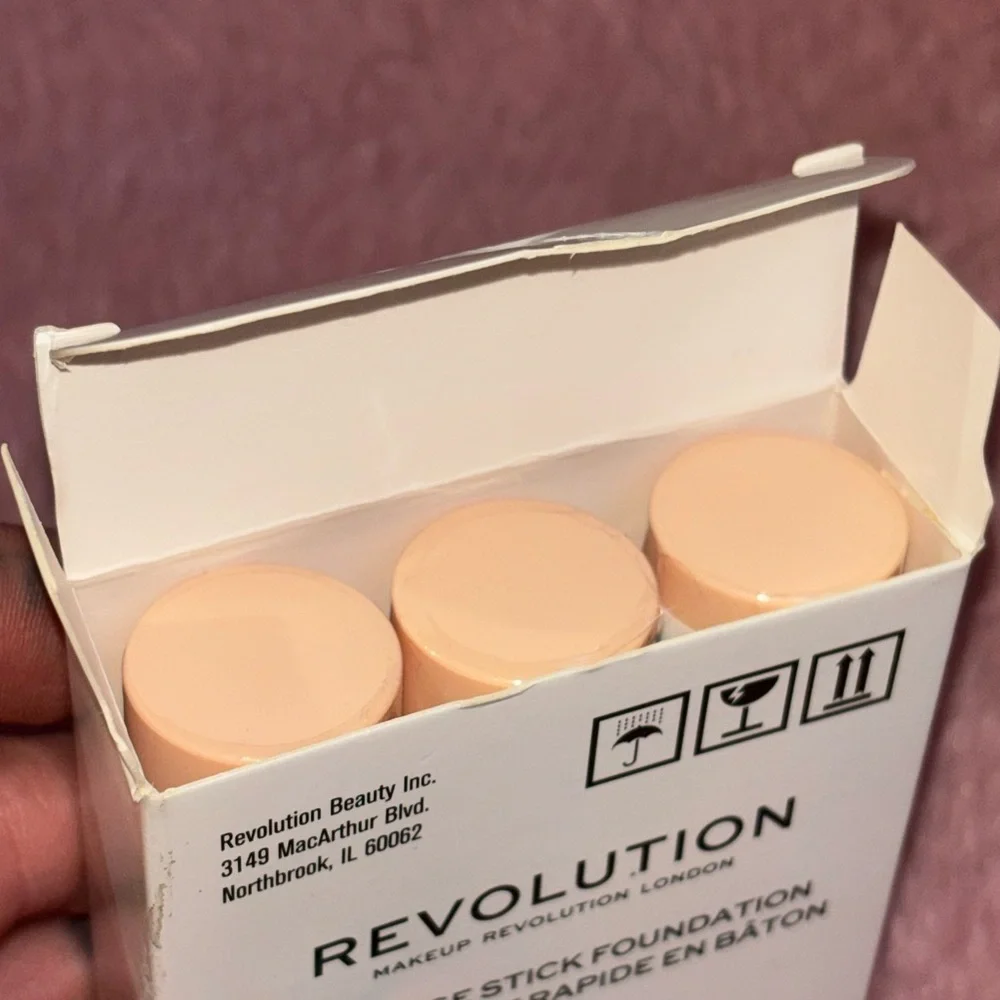 Makeup Revolution Fast Base Stick Foundation
